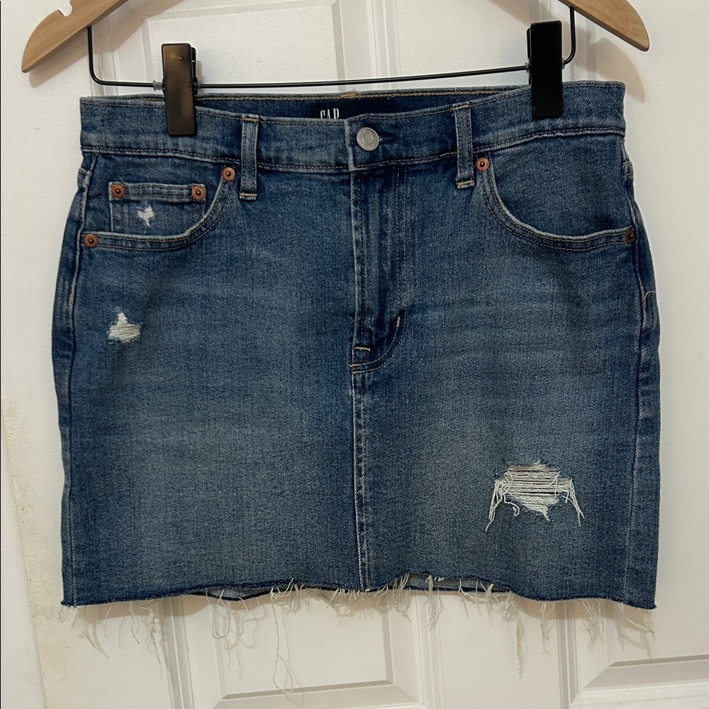 GAP Distressed Blue Denim Mini Skirt size 4 raw hem ripped skirt